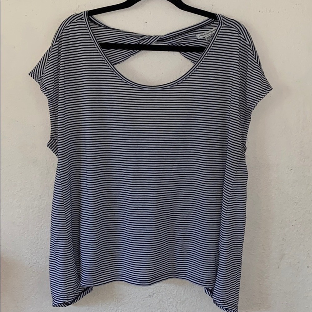 American Eagle open back t-shirt